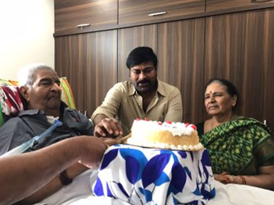 Kaikala Satyanarayana Celebrates Birth Day With Megastar